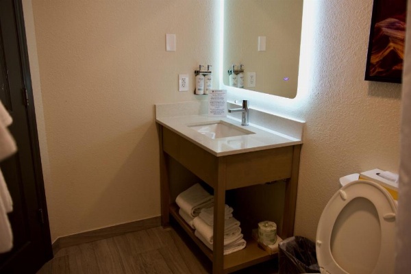 Candlewood Suites Harrisonburg image 12