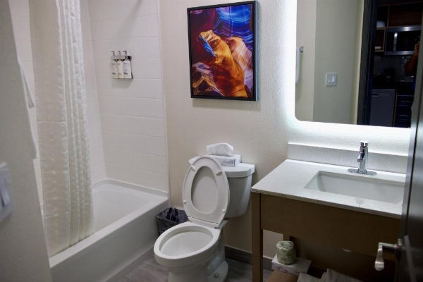 Candlewood Suites Harrisonburg image 13