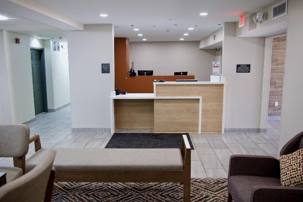 Candlewood Suites Harrisonburg image 2