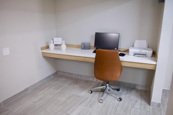 Candlewood Suites Harrisonburg image 7