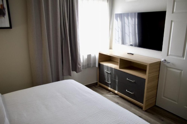 Candlewood Suites Harrisonburg image 8